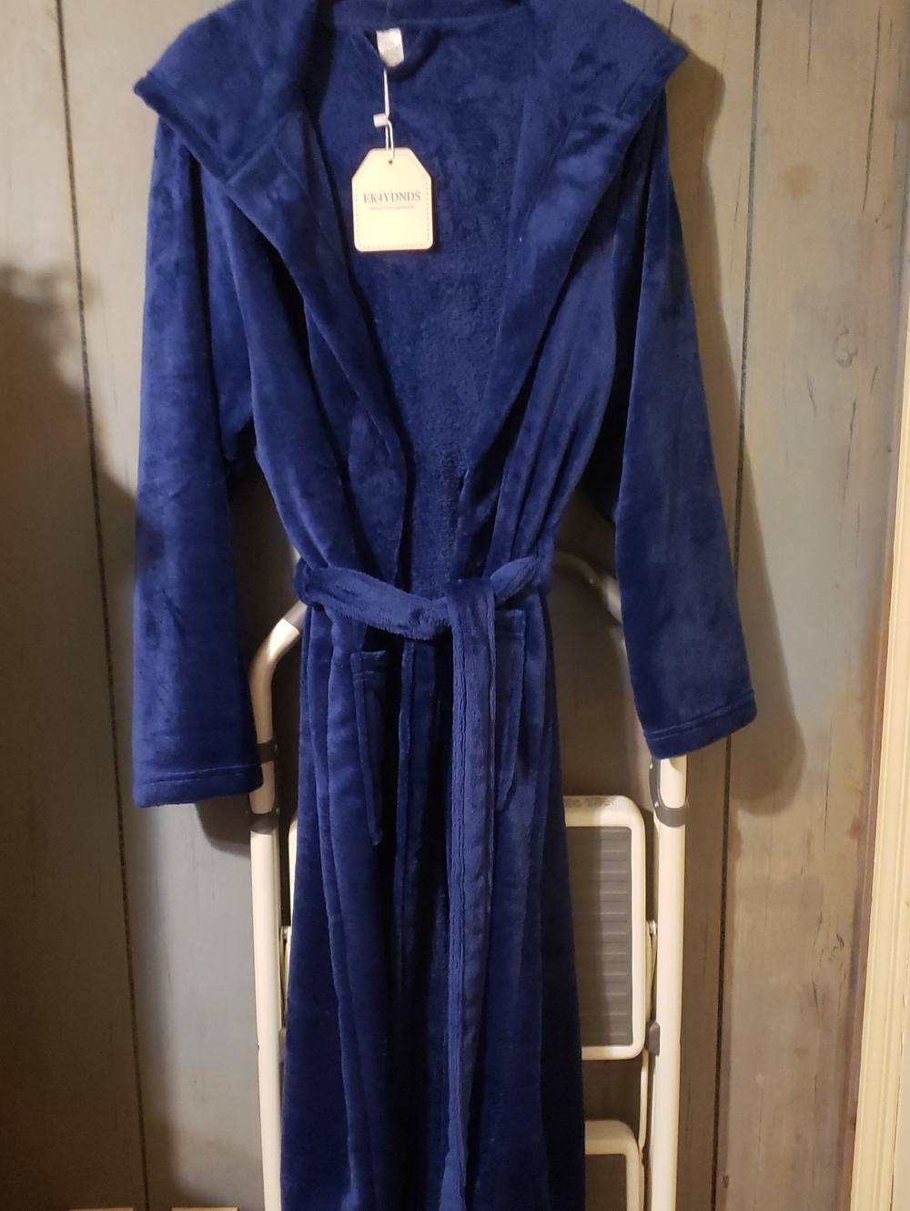 NWT BEAUTIFUL VELOUR HOODED ROBE LG/XL FROM MACYS